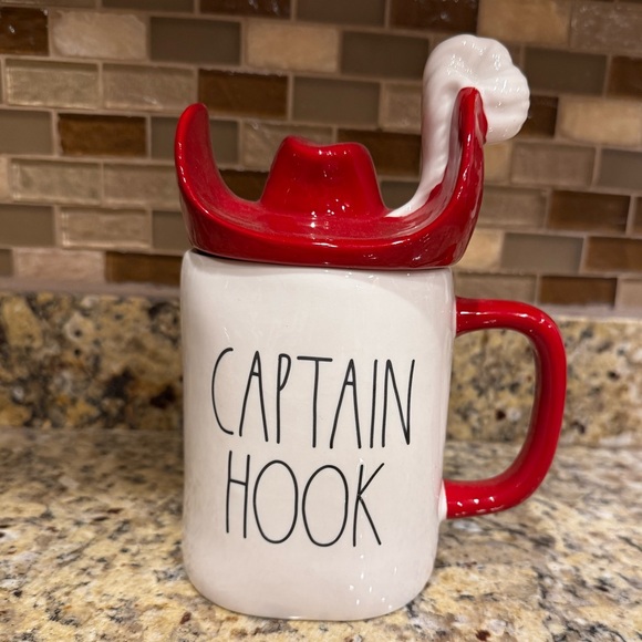 NWOT Disney are Dunn Captain Hook Mug with Hat Topper Lid - Picture 1 of 6